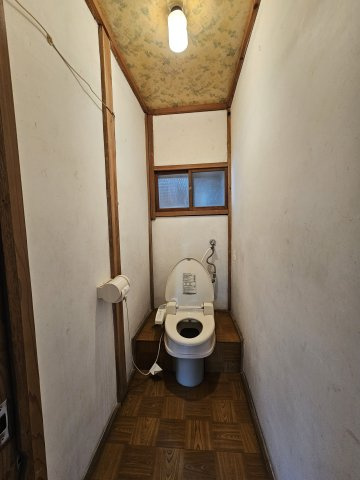 桜川市友部中古戸建てのトイレ|コンパクトで使いやすいトイレです