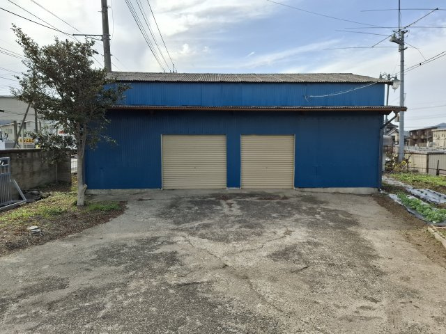 桜川市友部中古戸建ての外観|倉庫（正面）お得な倉庫付き物件
資材置き場・在庫保管・軽作業スペースに！