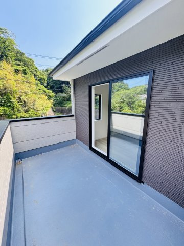 KAMAKURA RETREAT HILLS｜鎌倉の静けさを、日常にのバルコニー