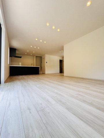 KAMAKURA RETREAT HILLS｜鎌倉の静けさを、日常にの居間・リビング