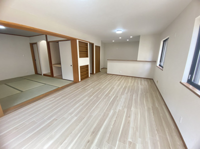 【居間・リビング】 | 兵庫県西宮市名塩平成台37-7 | ゆったり過ごせる居間です