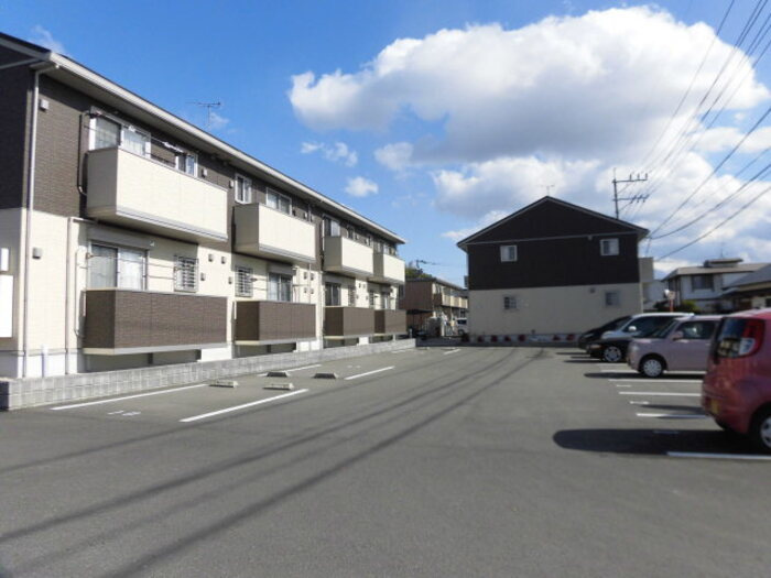 ウィンノーブル　A棟の駐車場