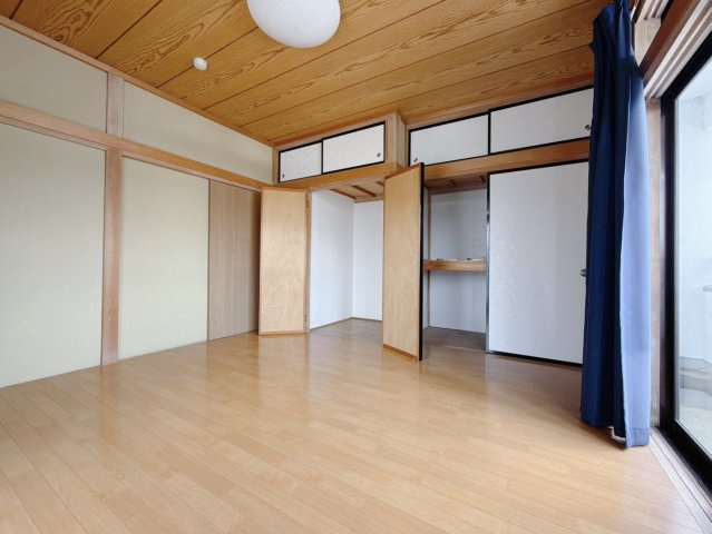 【中古戸建】足利市葉鹿町の洋室|■洋室｜2階各居室には収納をご用意しています♪常にお部屋を綺麗に保てます！小さなお子様も自然とお片付けができるようになるのでうれしいですよね！