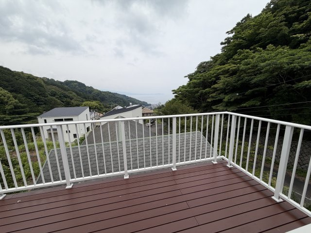 西熱海月見ヶ丘分譲地のバルコニー|デッキ