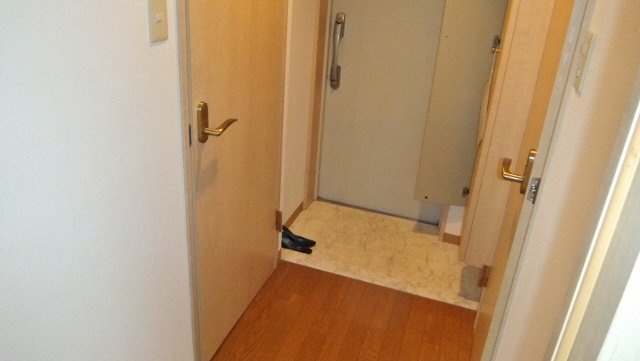 グレイスヴィラの玄関|下駄箱付きです