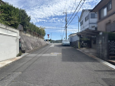 【前面道路含む現地写真】 | 生駒郡平群町緑ヶ丘6丁目【オーナーチェンジ】