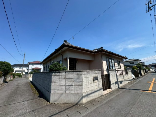 -三丁目不動産-　本庄市栄2丁目　平成元年築　平屋の前面道路含む現地写真