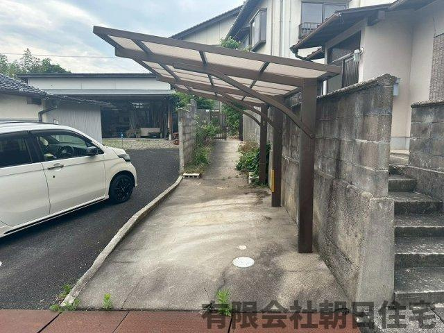 【駐車場】 | 上乃木6丁目中古戸建 | 旗竿部分に駐車場の用意がありますが、大きさ要確認です。