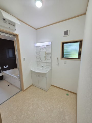 前橋市下細井町　中古住宅の洗面所|前橋市下細井町　中古住宅