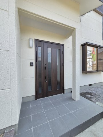 前橋市下細井町　中古住宅の玄関|前橋市下細井町　中古住宅