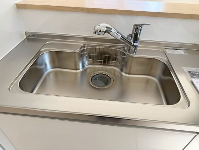 ークレイドルガーデンー小倉南区若園第７【小倉南区　新築戸建て】のキッチン|浄水器一体型の水栓♪
