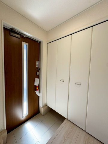 ークレイドルガーデンー小倉南区若園第７【小倉南区　新築戸建て】の玄関|縦長のシューズボックス完備♪　【小倉南区　新築戸建て】