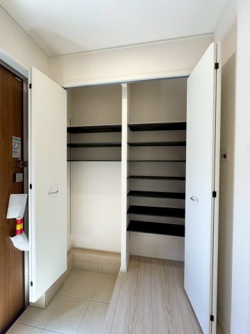 ークレイドルガーデンー小倉南区若園第７【小倉南区　新築戸建て】の収納|たくさん靴が収納できます♪