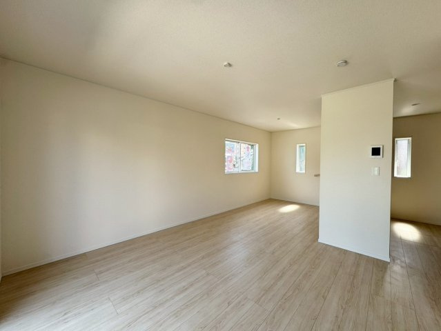 ークレイドルガーデンー小倉南区若園第７【小倉南区　新築戸建て】の居間・リビング|南向きの日当たり良好なリビングダイニング♪