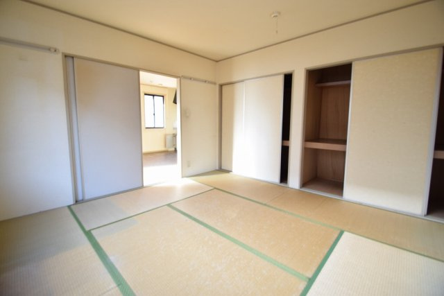 フラット南大野の収納|和室収納２帖分