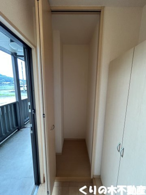 【収納】 | エスポワールあかさき | 玄関収納です。収納スペース豊富です