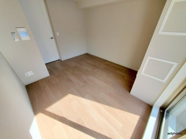 ワーブ大阪本町　仲介手数料無料の居間・リビング