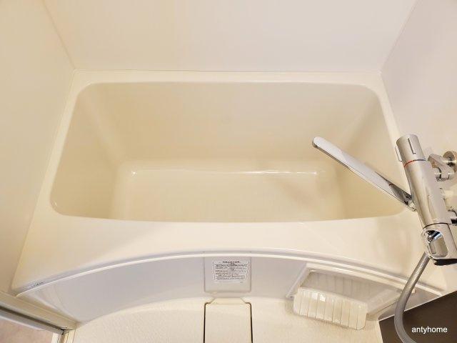 ワーブ大阪本町　仲介手数料無料の浴室