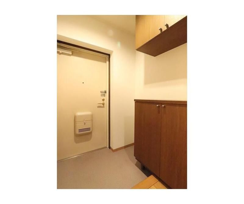 サクシード甲子園の玄関