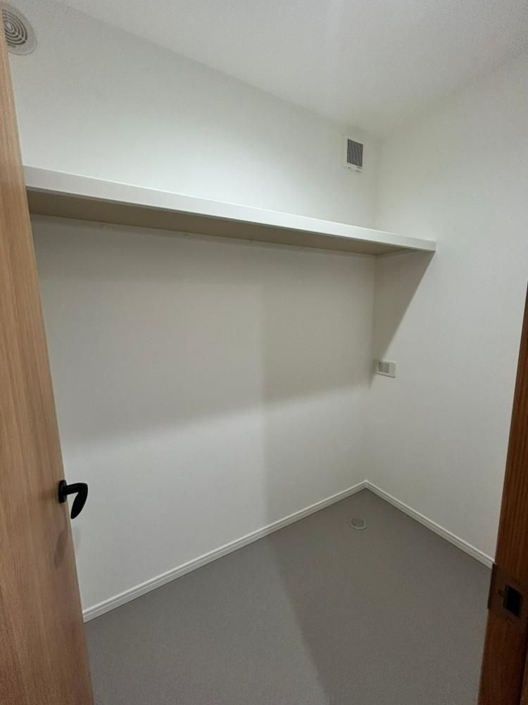 杉並区成田西3丁目　中古戸建の収納|現地写真

現地ご見学希望・資料請求などお気軽にお問い合わせ下さい！
03-5990-5201