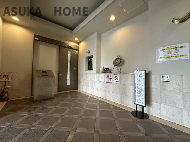 コスモ横浜和田町ヒルズのエントランス|綺麗に整備されたエントランス部分です。