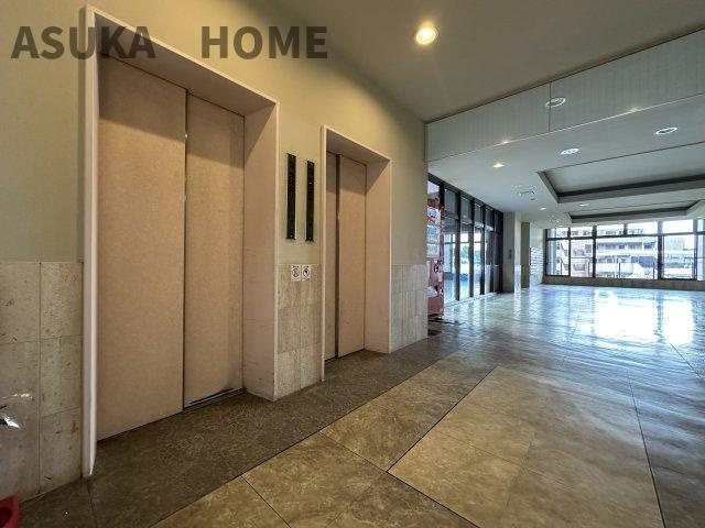 コスモ横浜和田町ヒルズのその他共用部分|エレベータは２基設置されていますので忙しい朝などは助かります。