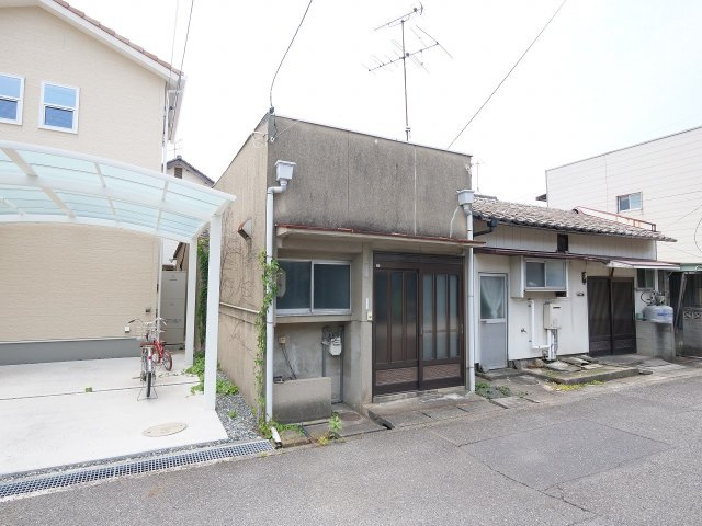 立川町貸家東