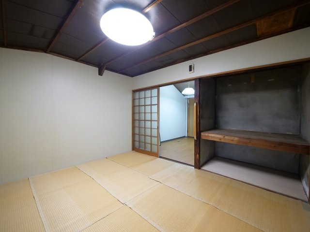 立川町貸家東の内装