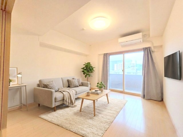 日神パレステージ青梅住江町のエントランス