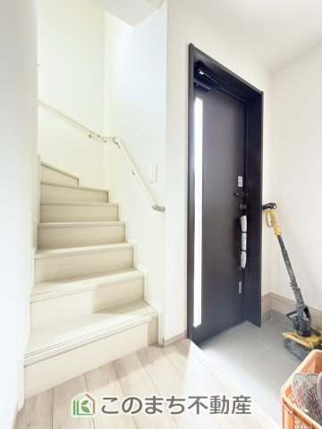 ハートフルタウン宇都宮市双葉2丁目429番の内装|手すり付きで小さなお子様にも安心の階段スペースです☆
