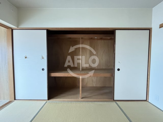 カルム千里山土井の収納|押入