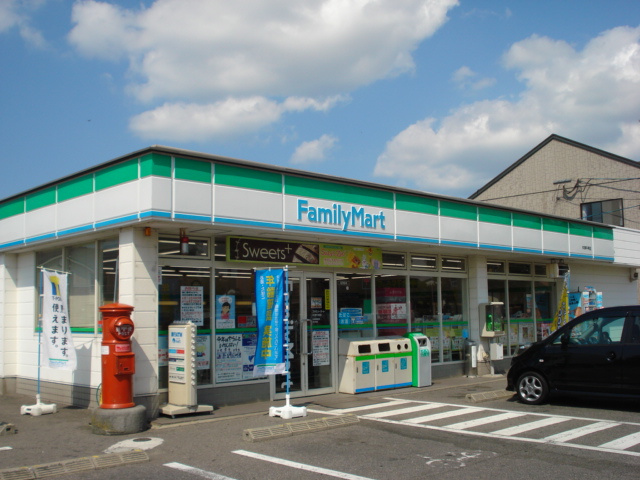【周辺】 | メゾン　ボヌール | ファミリーマート中津牛神店まで150ｍ