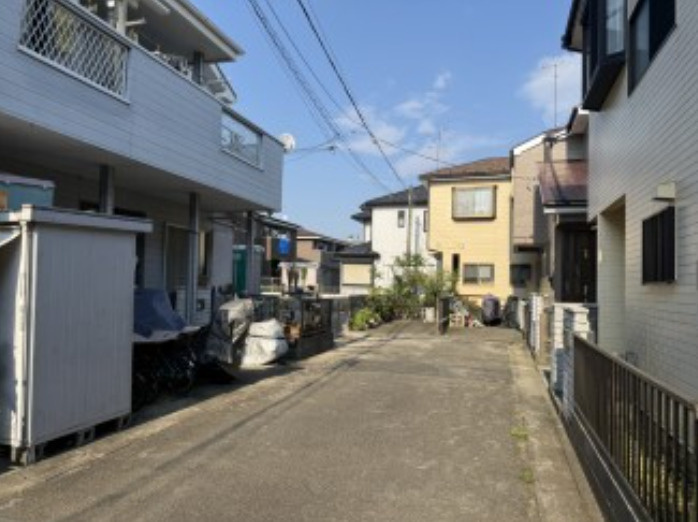 海老名市中野第10の前面道路含む現地写真