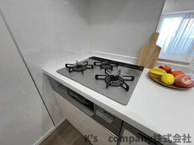 藤沢市片瀬海岸1丁目　シーサイド片瀬江ノ島のキッチン|同時進行ができる3口コンロ♪