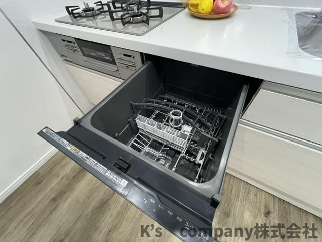 藤沢市片瀬海岸1丁目　シーサイド片瀬江ノ島のキッチン|時間短縮に便利な食洗器完備♪