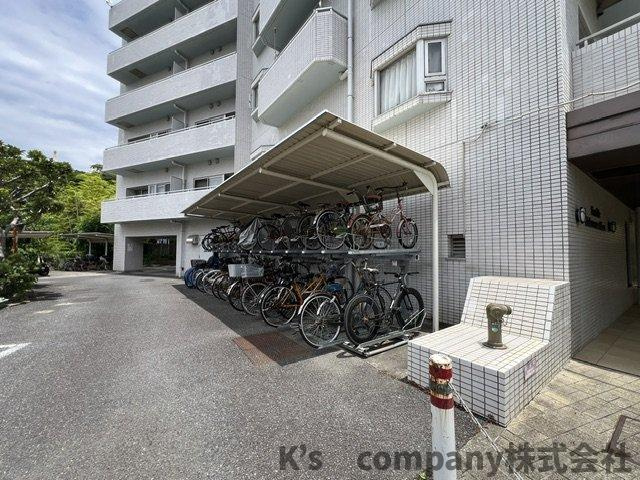 藤沢市片瀬海岸1丁目　シーサイド片瀬江ノ島の駐輪場|駐輪スペース♪