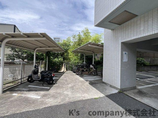 藤沢市片瀬海岸1丁目　シーサイド片瀬江ノ島の駐輪場|敷地内駐車場・バイク置場スペース◇◇