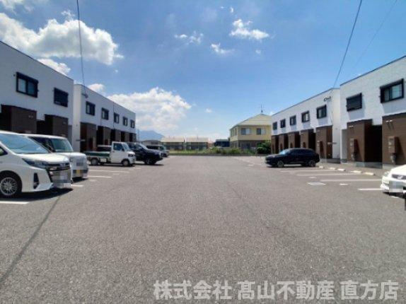 北九州市八幡西区馬場山のアパートの駐車場