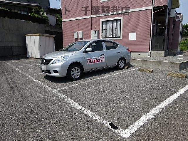 メゾンソレイユⅡの駐車場