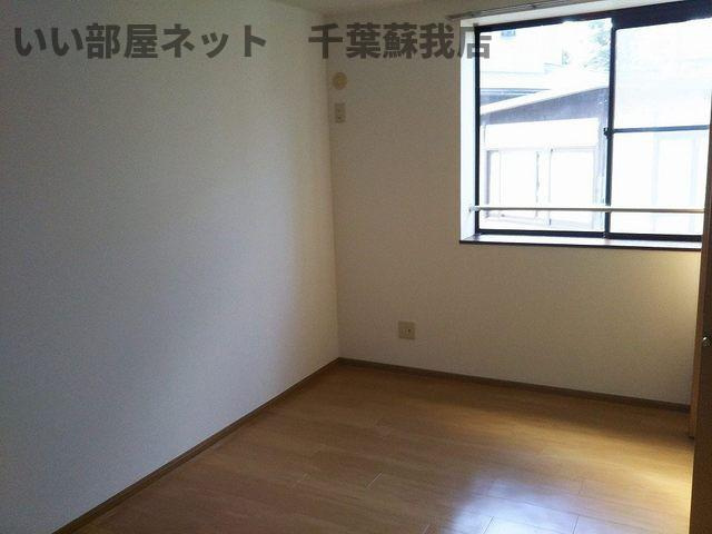 メゾンソレイユⅡの洋室|明るい洋室です