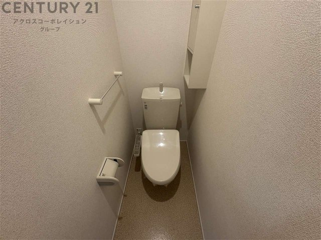 温水洗浄便座付きのトイレです☆