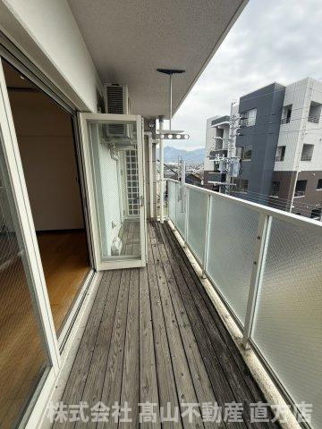 直方市大字感田の賃貸マンションのバルコニー