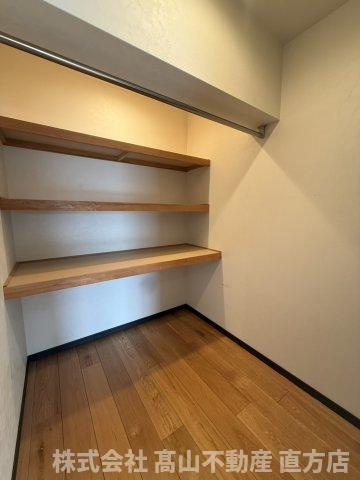 直方市大字感田の賃貸マンションの収納