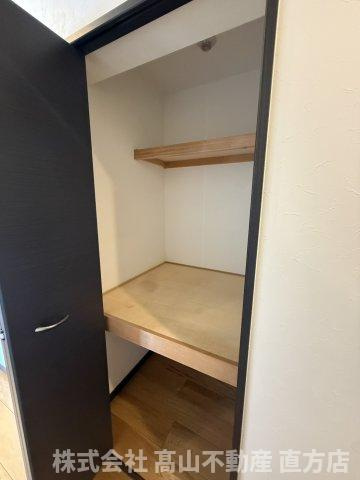 直方市大字感田の賃貸マンションの収納