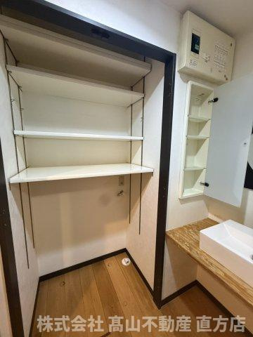 直方市大字感田の賃貸マンションの収納