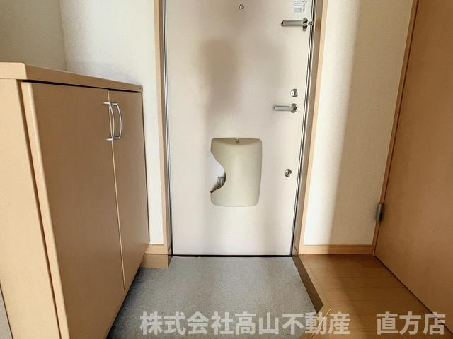 直方市大字感田のアパートの玄関