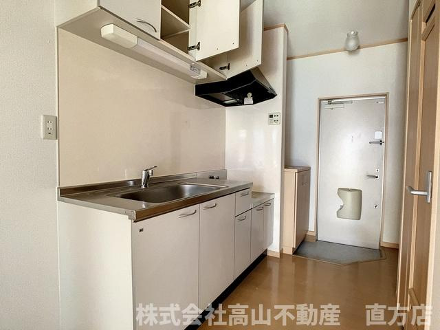 直方市大字感田のアパートのキッチン
