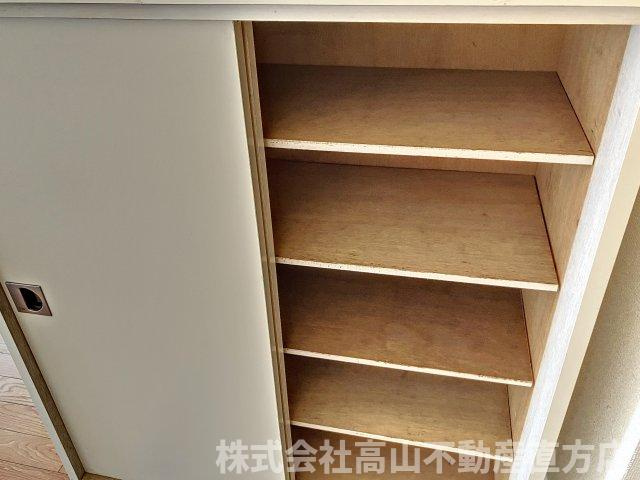 直方市神正町の賃貸マンションの収納
