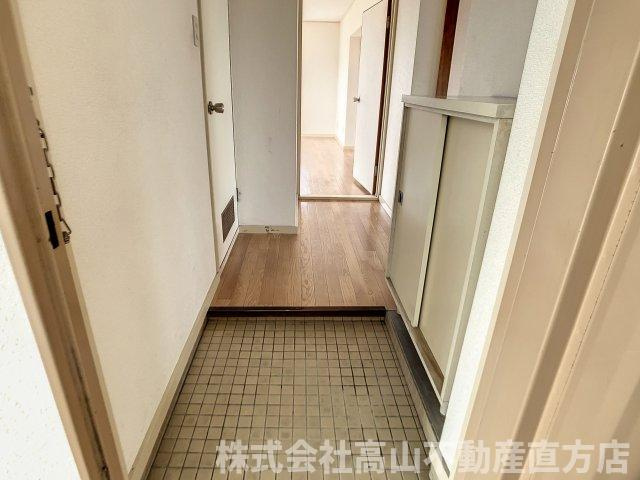 直方市神正町の賃貸マンションの玄関