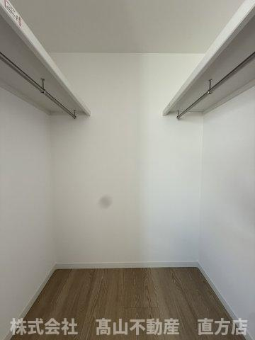 直方市大字感田のアパートの収納